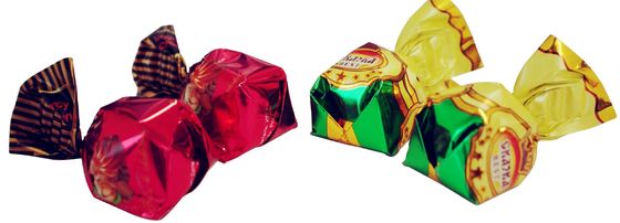 Capacità di macchinari 300 pcs/min Macchina automatica di confezionamento di cioccolato/caramelle